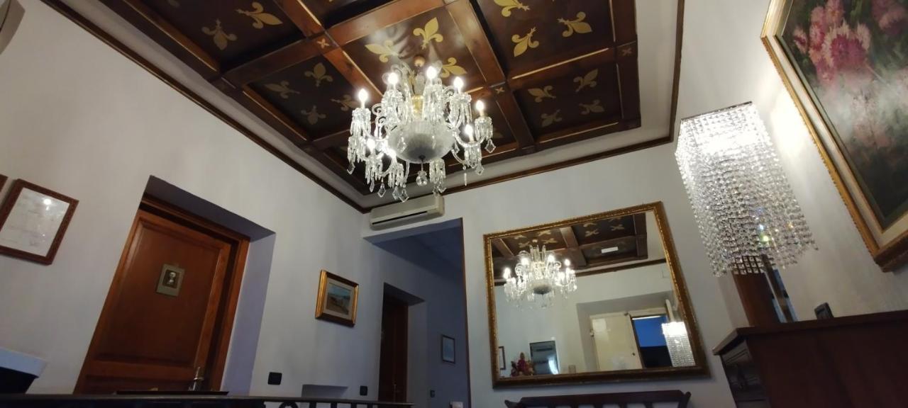 Acomodação com café da manhã  Michelangelo Florença